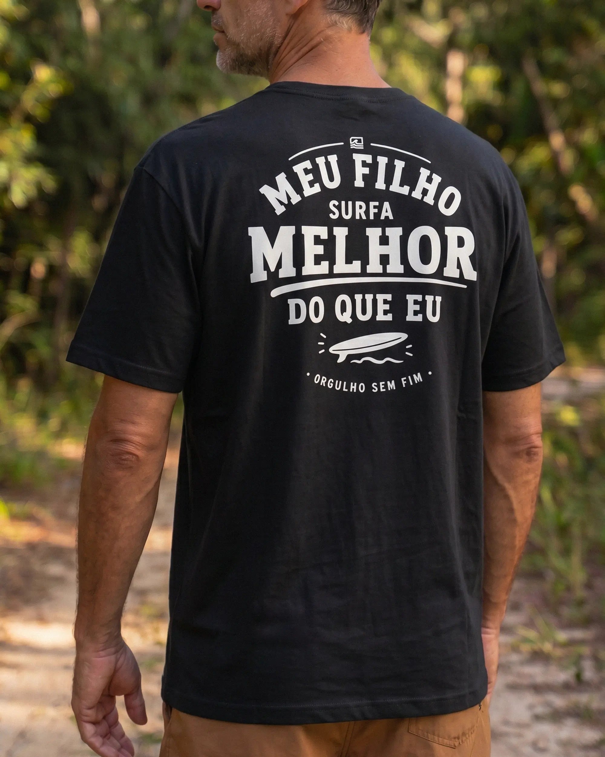 MeuFilhoSurfa-preto-costas_lifestyle