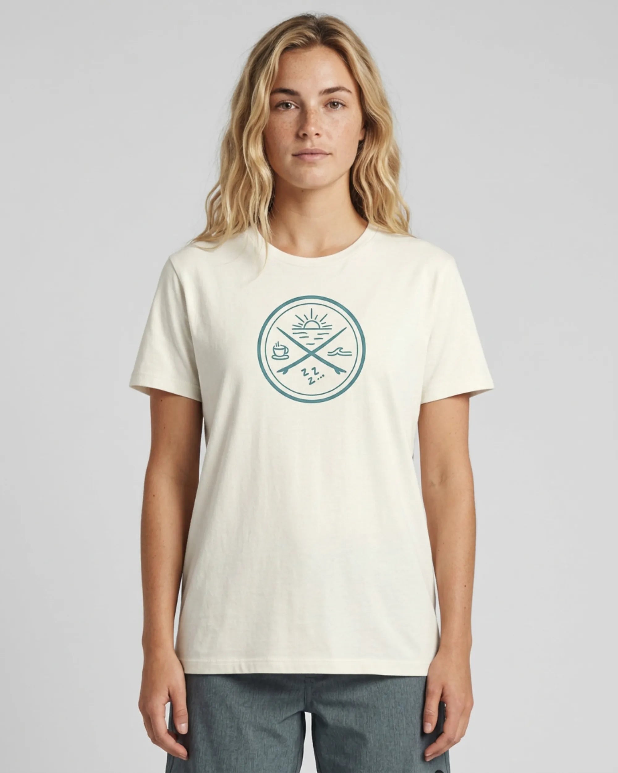 ciclo-surf-offwhite-frente-modelo-feminino