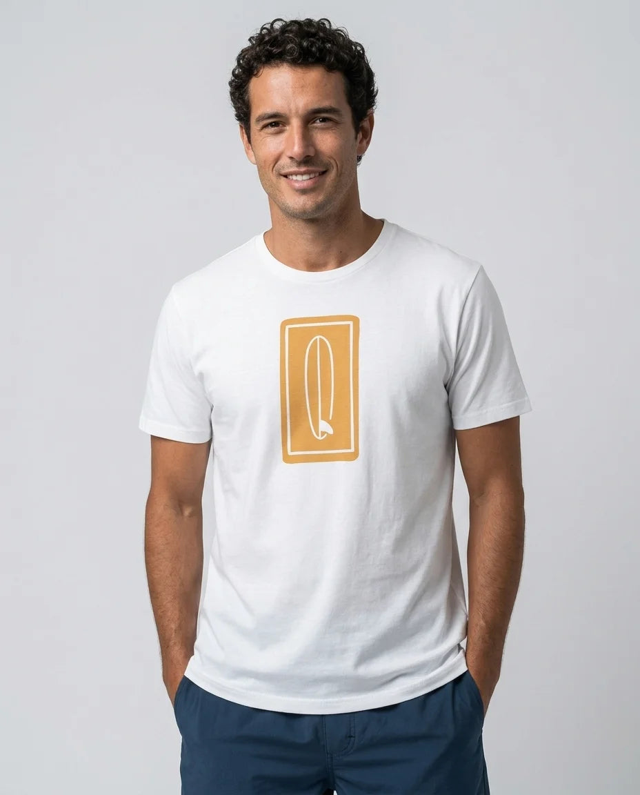 single-fin-branco-frente-modelo-masculino