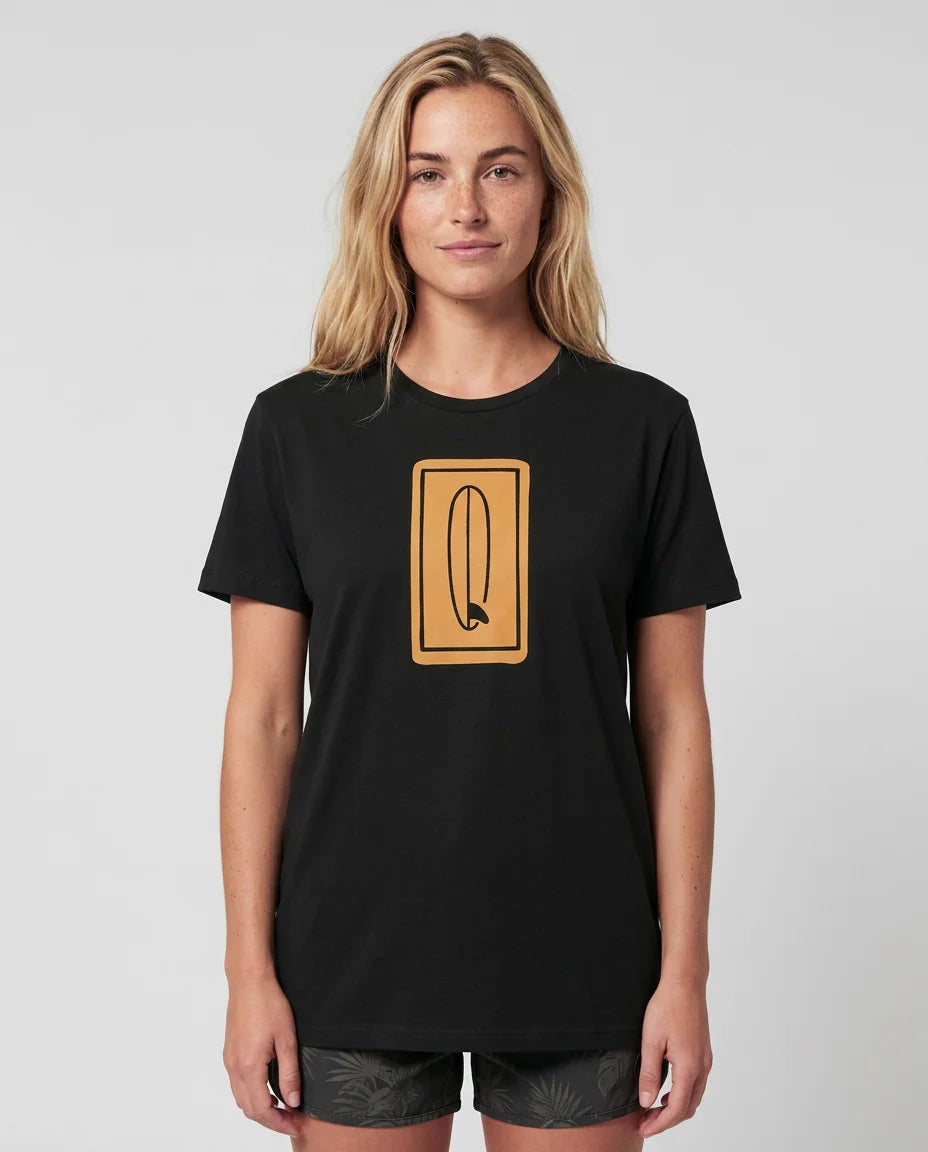 single-fin-preto-frente-modelo-feminino