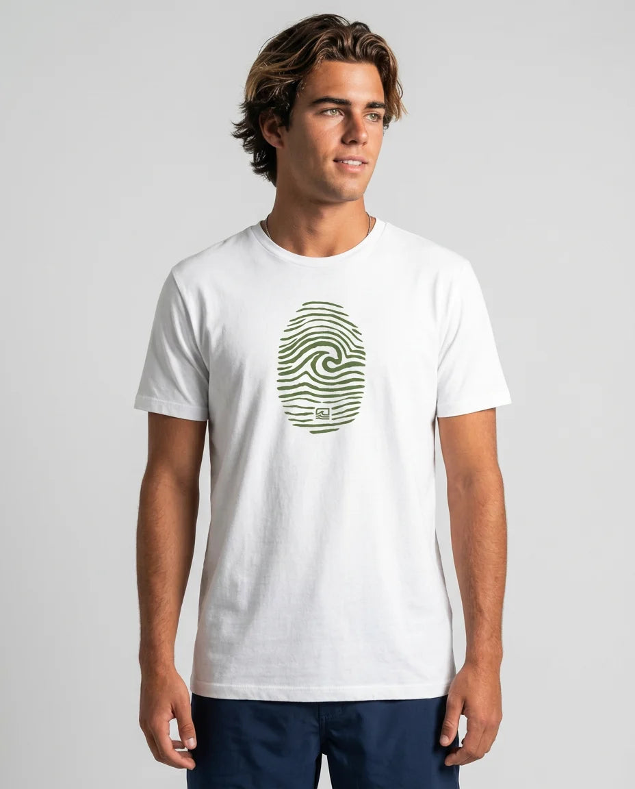 surf-ID-branco-frente-modelo-masculino